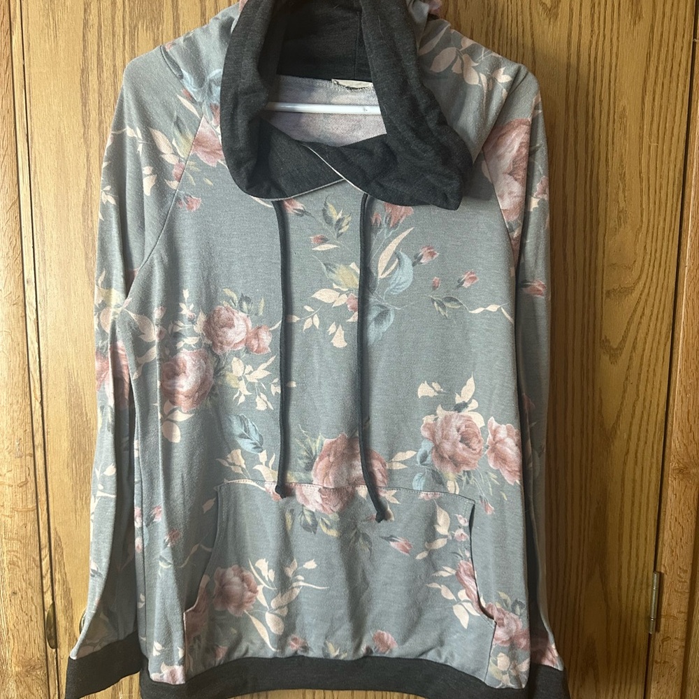 Gray Floral Lightweight Sweatshirt *GUC*